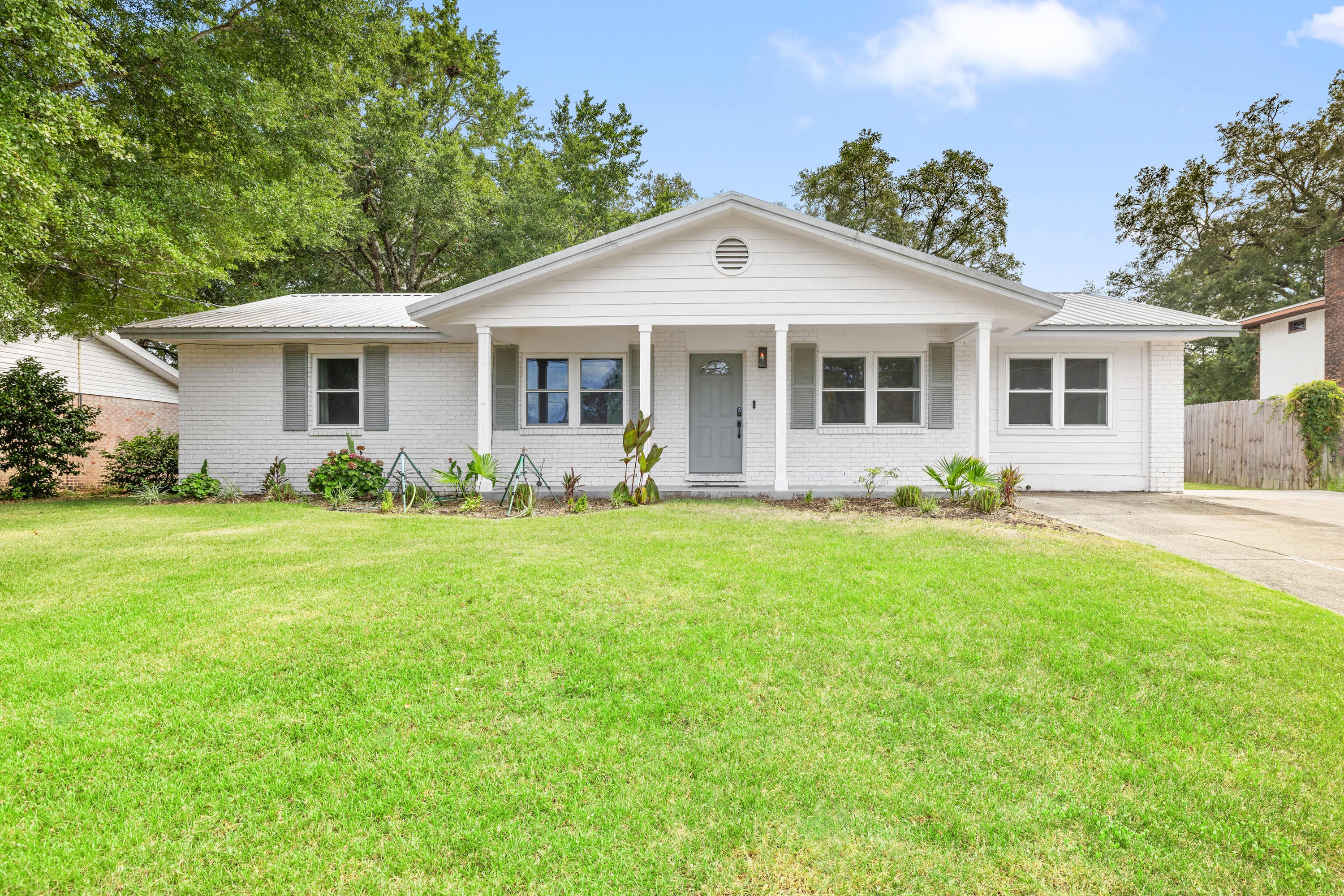 122 Dyer Street