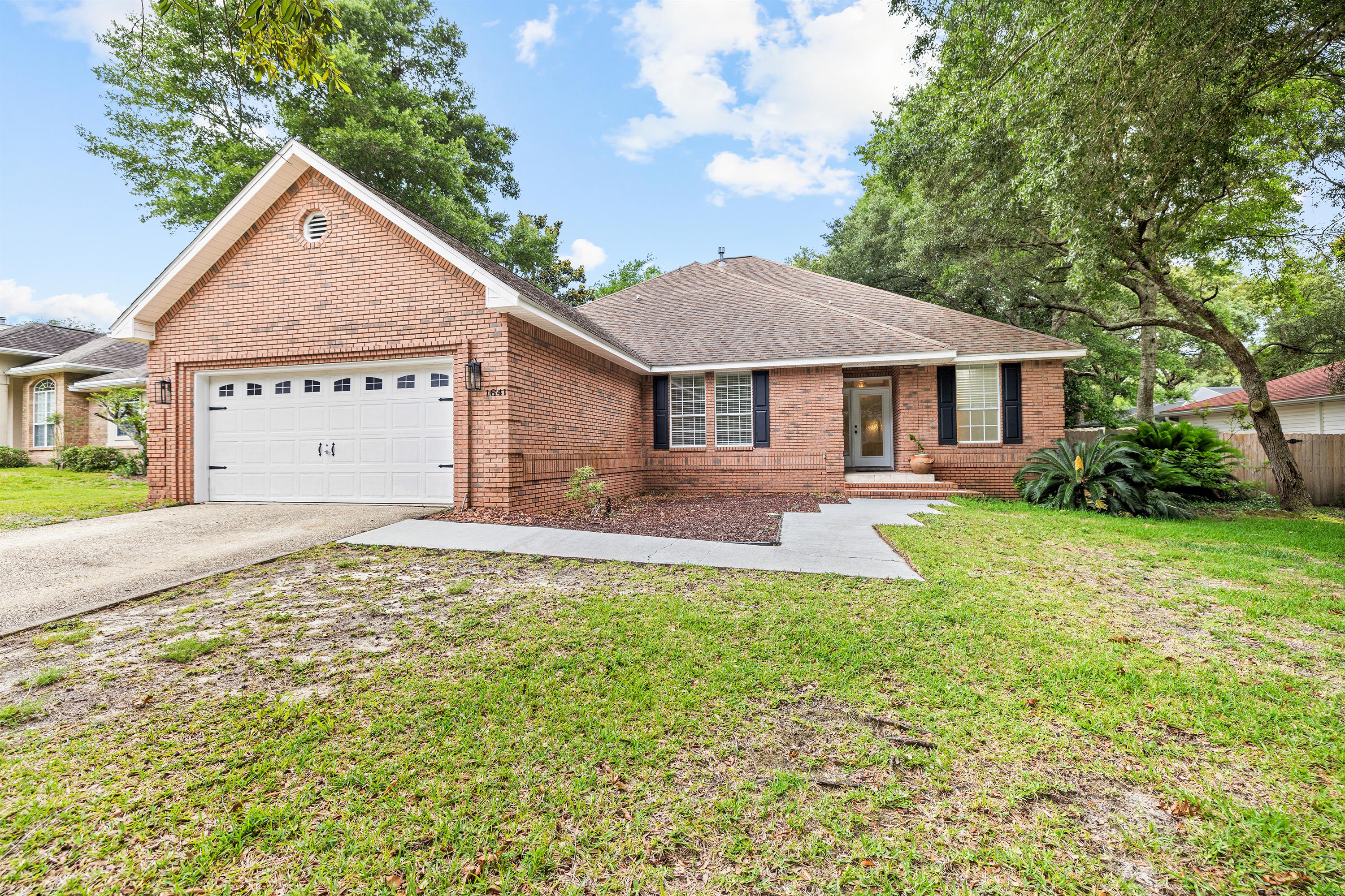 1641 Parkside Circle
